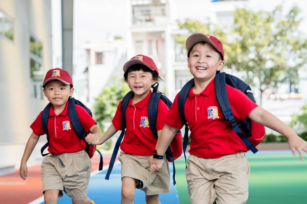 Sang Trường Mầm Non Hoặc Nhượng lại Cổ Phần theo thỏa thuận .